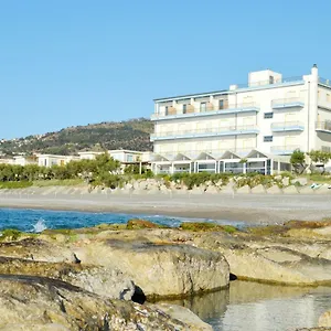 Caponettuno Frontemare Hotel